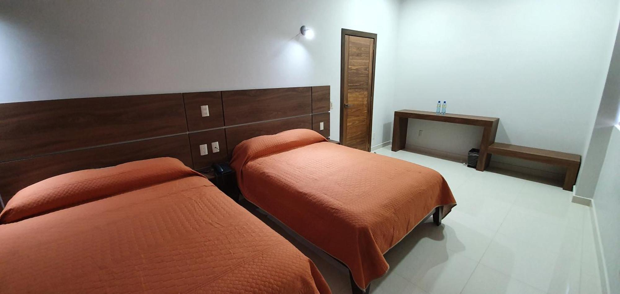 Hotel Fiesta Altena Tepatitlan de Morelos Bagian luar foto