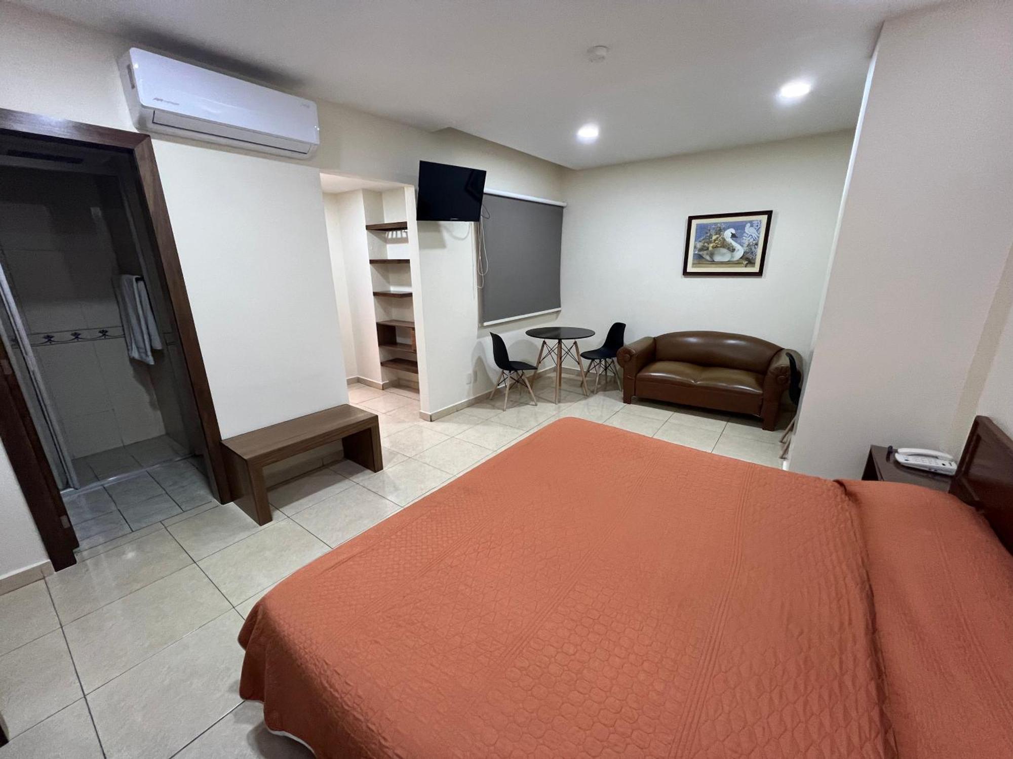 Hotel Fiesta Altena Tepatitlan de Morelos Bagian luar foto