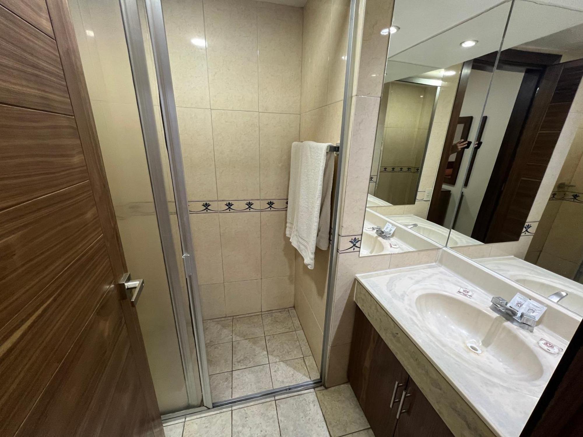 Hotel Fiesta Altena Tepatitlan de Morelos Bagian luar foto