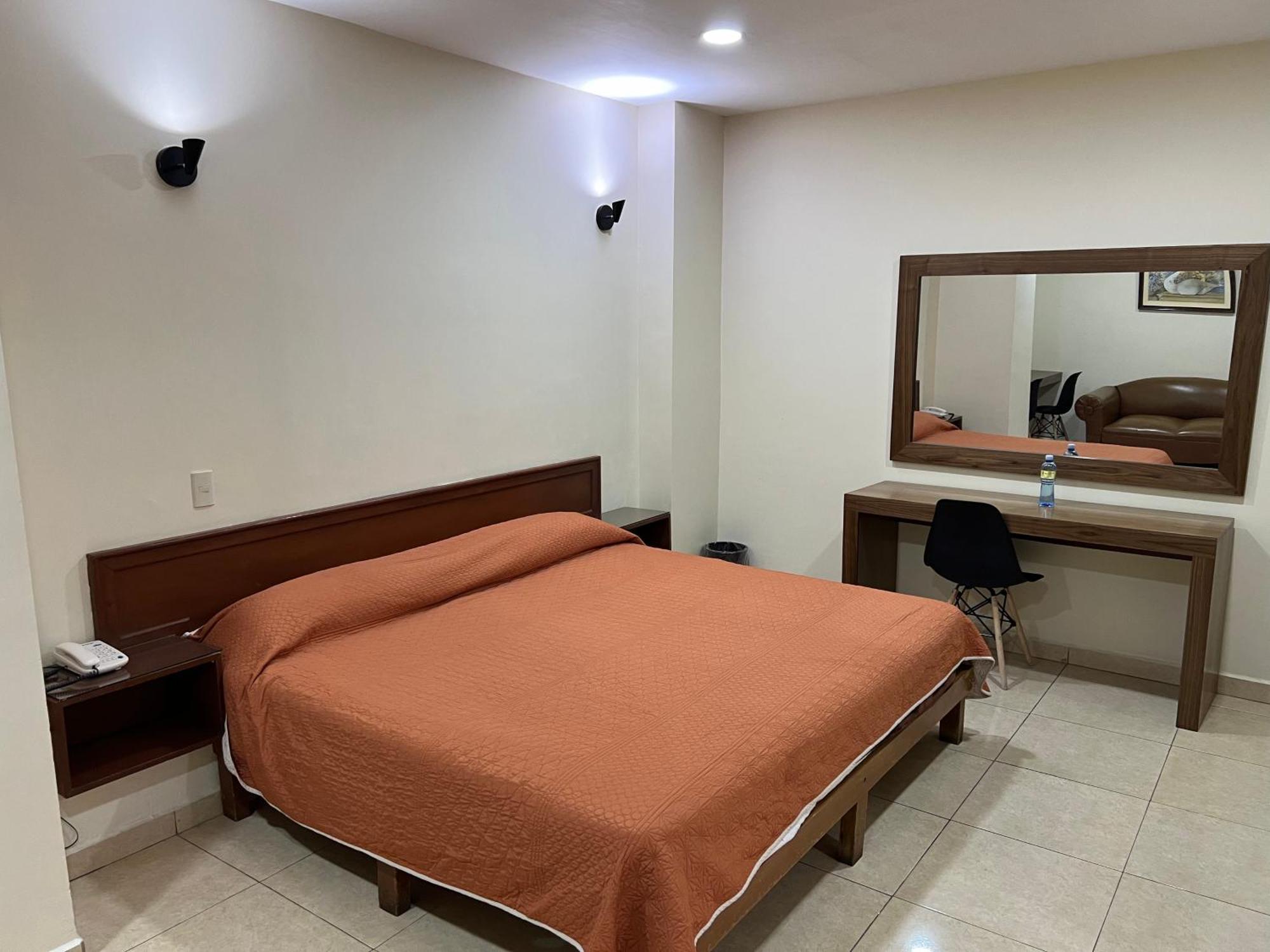 Hotel Fiesta Altena Tepatitlan de Morelos Bagian luar foto