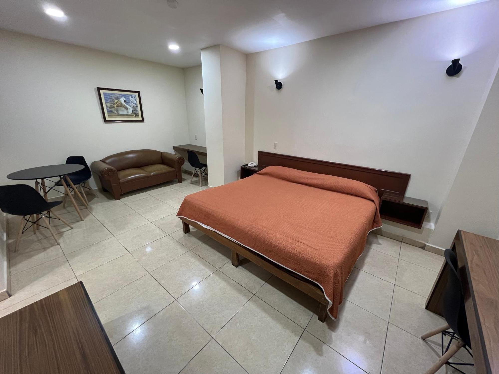 Hotel Fiesta Altena Tepatitlan de Morelos Bagian luar foto